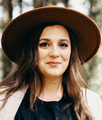 Portrait of Robyn Benelli, ICRT Reiki Master Teacher.