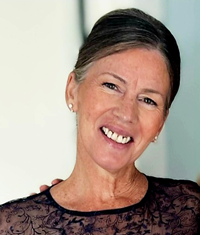 Portrait of Tracey Sullivan, ICRT Reiki Master Teacher.